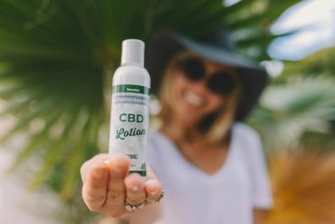 Huile de chanvre: merveille naturelle pour la peau et la santé